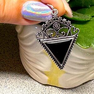 Elegant Black and Silver Pendant Necklace/onyx-S925